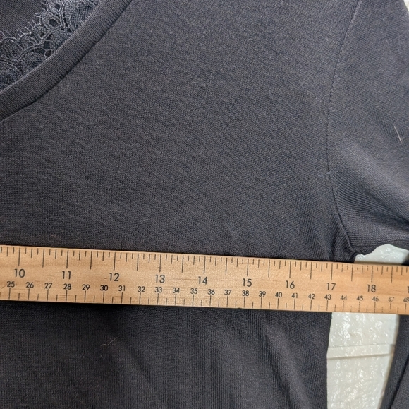 277-Nwot G by Giuliana Black Lace Detail Top - Picture 3 of 4